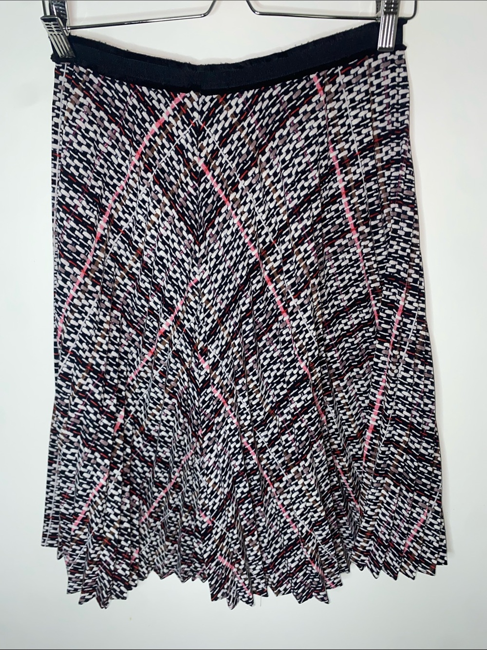 Ellen Tracy Black, White & Pink Pleated Skirt